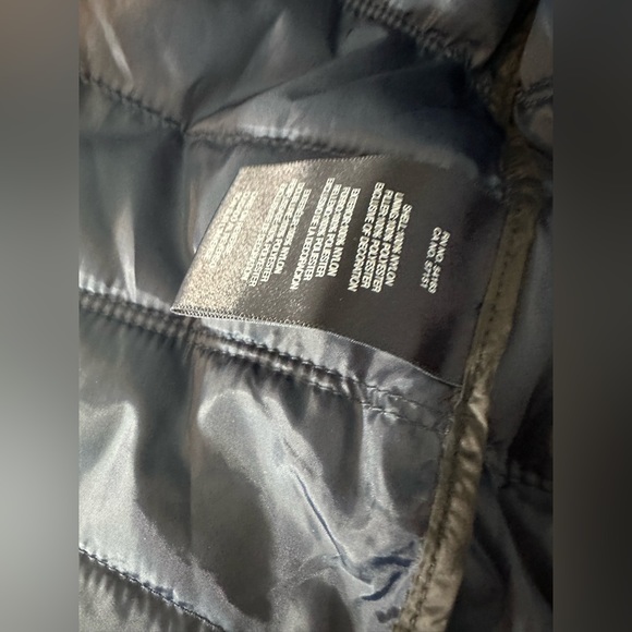 Tommy Hilfiger Men's Packable Quilted Puffer Jacket in Black - Picture 17 of 17